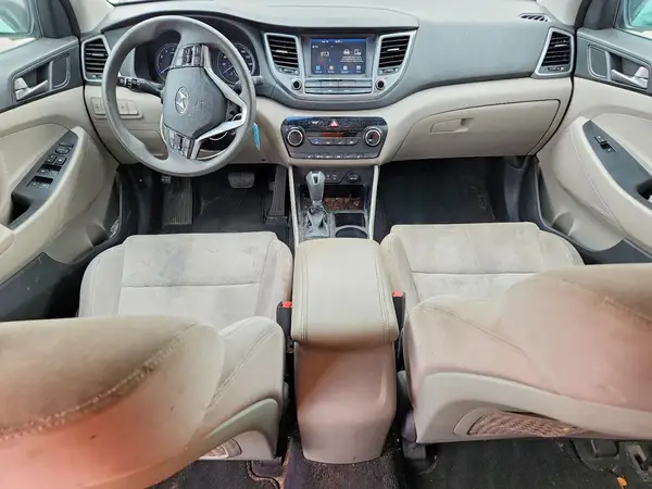 KM8J3CA40JU705675 2018 HYUNDAI TUCSON - Image 8