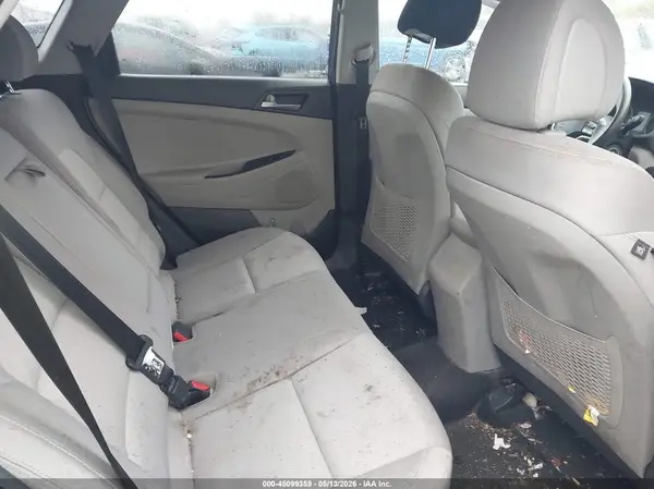 KM8J3CA40JU720385 2018 HYUNDAI TUCSON - Image 8
