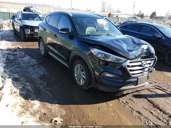 KM8J3CA40JU722590 2018 HYUNDAI TUCSON - Image 1