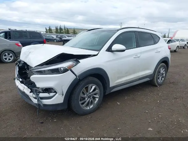 KM8J3CA40JU724887 2018 HYUNDAI TUCSON - Image 2