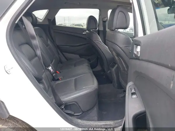 KM8J3CA40JU724887 2018 HYUNDAI TUCSON - Image 8