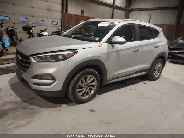 KM8J3CA40JU725103 2018 HYUNDAI TUCSON - Image 2