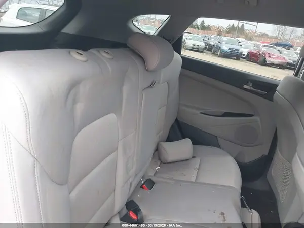 KM8J3CA40JU726204 2018 HYUNDAI TUCSON - Image 8