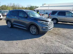 KM8J3CA40JU729507 2018 HYUNDAI TUCSON
