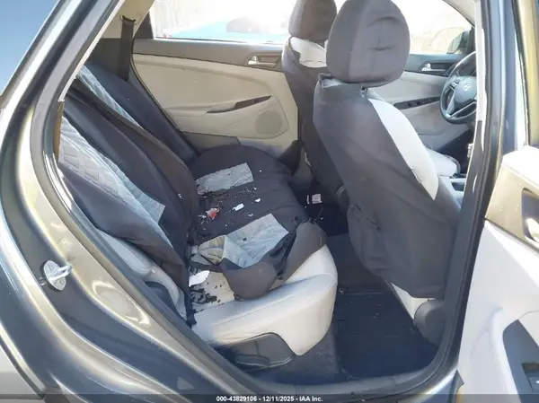 KM8J3CA40JU731211 2018 HYUNDAI TUCSON - Image 8