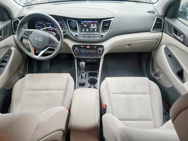 KM8J3CA40JU731578 2018 HYUNDAI TUCSON - Image 8
