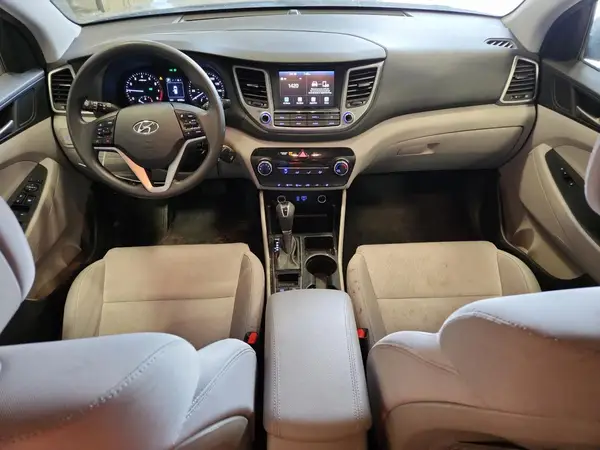 KM8J3CA40JU733993 2018 HYUNDAI TUCSON - Image 8