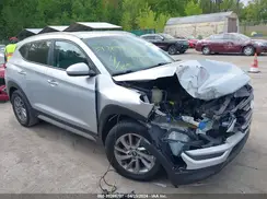 KM8J3CA40JU736621 2018 HYUNDAI TUCSON