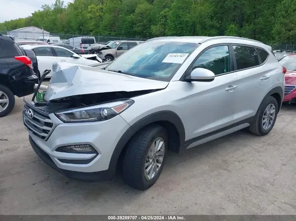 KM8J3CA40JU736621 2018 HYUNDAI TUCSON - Image 2