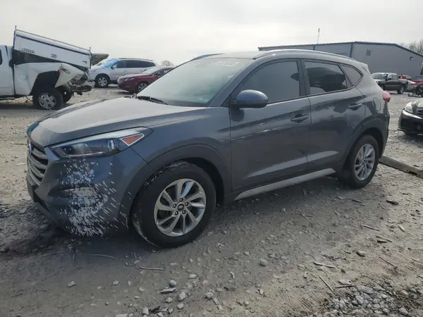 KM8J3CA40JU737042 2018 HYUNDAI TUCSON - Image 1