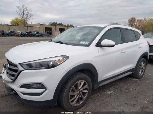 KM8J3CA40JU739308 2018 HYUNDAI TUCSON - Image 2