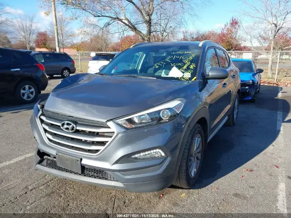KM8J3CA40JU742337 2018 HYUNDAI TUCSON - Image 2