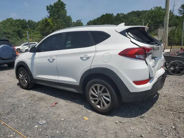KM8J3CA40JU742905 2018 HYUNDAI TUCSON - Image 2