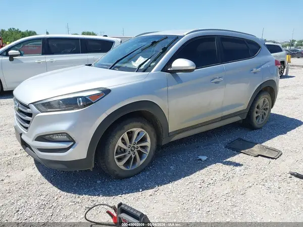 KM8J3CA40JU743309 2018 HYUNDAI TUCSON - Image 2