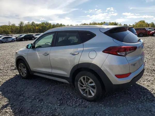KM8J3CA40JU744993 2018 HYUNDAI TUCSON - Image 2