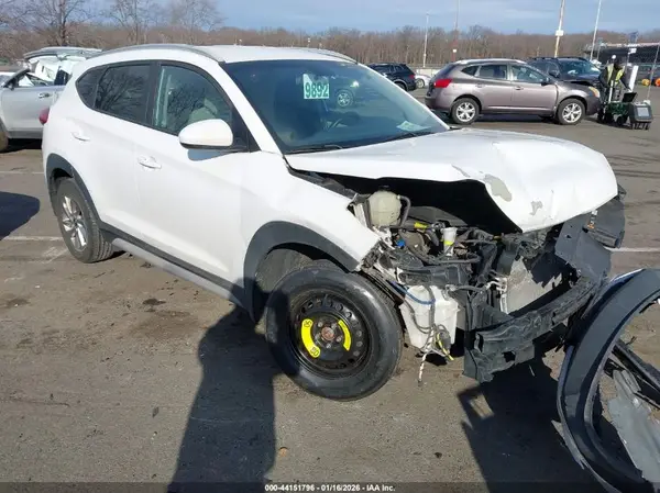 KM8J3CA40JU748462 2018 HYUNDAI TUCSON - Image 1