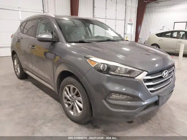 KM8J3CA40JU752267 2018 HYUNDAI TUCSON - Image 1