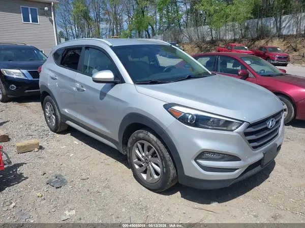 KM8J3CA40JU757212 2018 HYUNDAI TUCSON - Image 1