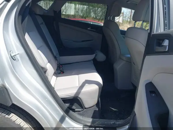 KM8J3CA40JU757212 2018 HYUNDAI TUCSON - Image 8