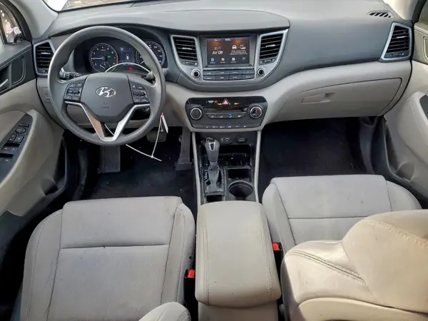 KM8J3CA40JU758442 2018 HYUNDAI TUCSON - Image 8