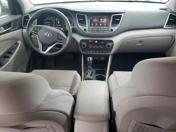KM8J3CA40JU764841 2018 HYUNDAI TUCSON - Image 8