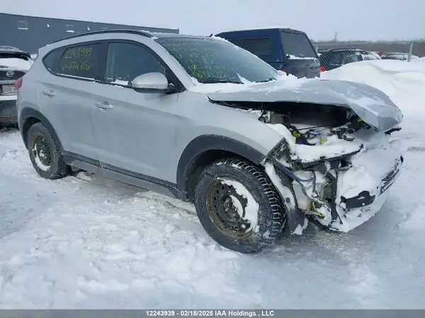 KM8J3CA40JU774768 2018 HYUNDAI TUCSON - Image 1