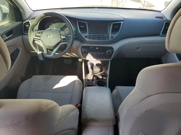 KM8J3CA40JU806084 2018 HYUNDAI TUCSON - Image 8