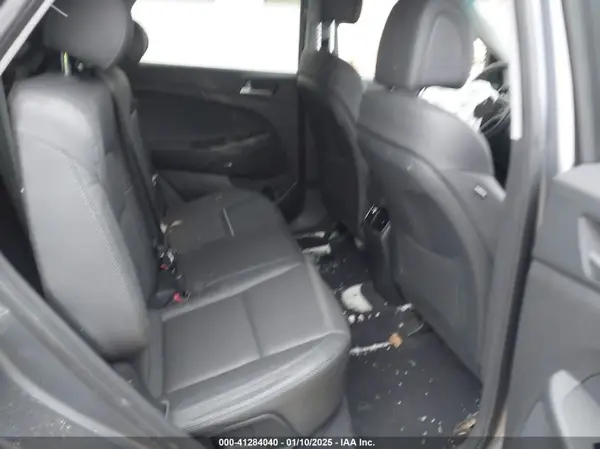 KM8J3CA40JU818915 2018 HYUNDAI TUCSON - Image 8
