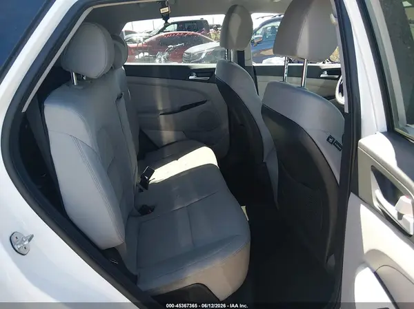 KM8J3CA40KU010632 2019 HYUNDAI TUCSON - Image 8