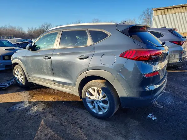 KM8J3CA40KU037958 2019 HYUNDAI TUCSON - Image 2