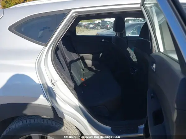 KM8J3CA40KU043288 2019 HYUNDAI TUCSON - Image 8