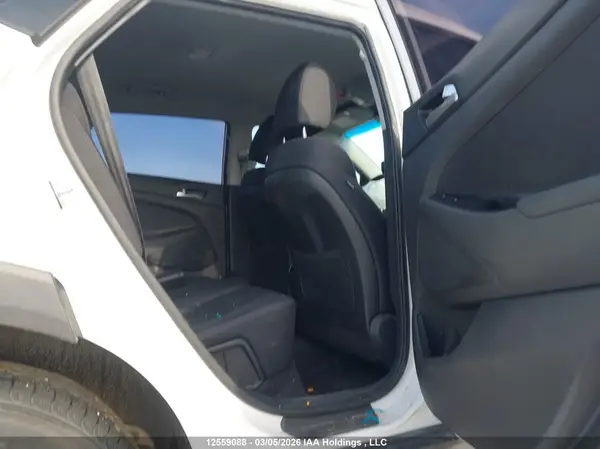 KM8J3CA40KU855075 2019 HYUNDAI TUCSON - Image 8