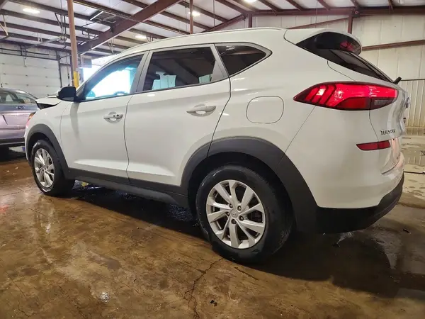 KM8J3CA40KU930390 2019 HYUNDAI TUCSON - Image 2