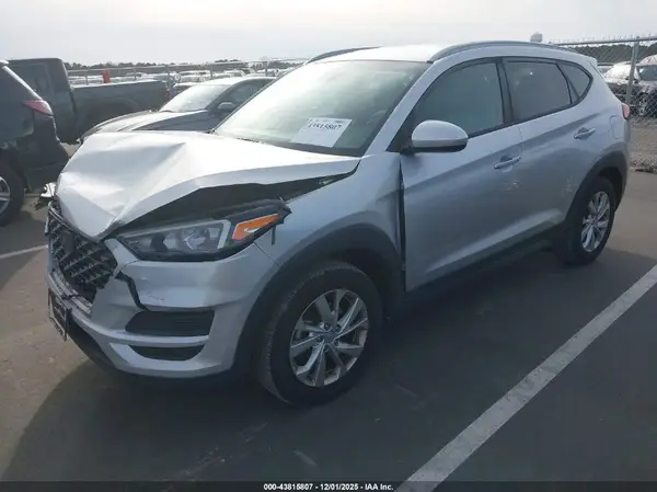 KM8J3CA40KU989195 2019 HYUNDAI TUCSON - Image 2