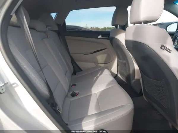 KM8J3CA40KU989195 2019 HYUNDAI TUCSON - Image 8