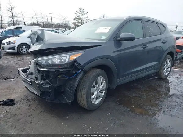KM8J3CA40MU345165 2021 HYUNDAI TUCSON - Image 2