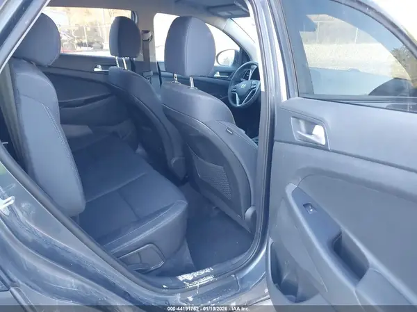 KM8J3CA40MU361639 2021 HYUNDAI TUCSON - Image 8