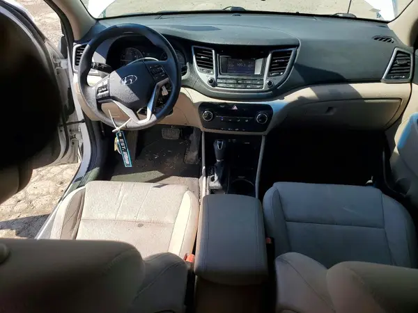 KM8J3CA41GU035224 2016 HYUNDAI TUCSON - Image 8