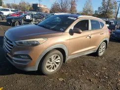 KM8J3CA41GU037832 2016 HYUNDAI TUCSON