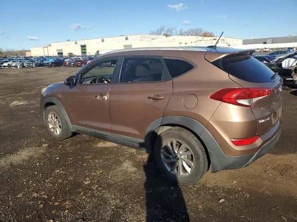 KM8J3CA41GU037832 2016 HYUNDAI TUCSON - Image 2