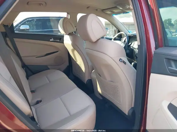 KM8J3CA41GU074170 2016 HYUNDAI TUCSON - Image 8