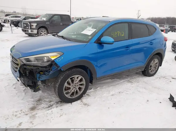 KM8J3CA41GU200821 2016 HYUNDAI TUCSON - Image 2