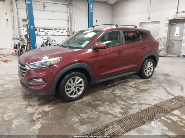 KM8J3CA41GU210748 2016 HYUNDAI TUCSON - Image 2
