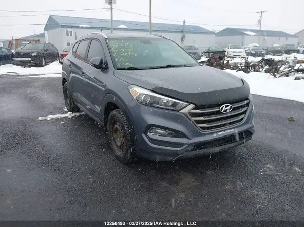 KM8J3CA41GU211933 2016 HYUNDAI TUCSON - Image 1