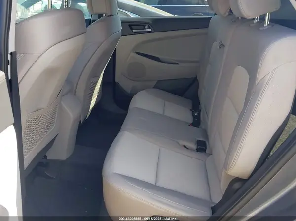 KM8J3CA41GU218252 2016 HYUNDAI TUCSON - Image 8