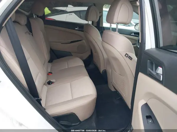 KM8J3CA41HU263788 2017 HYUNDAI TUCSON - Image 8