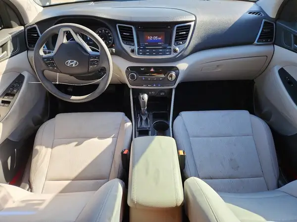 KM8J3CA41HU287802 2017 HYUNDAI TUCSON - Image 8