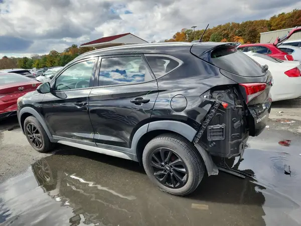 KM8J3CA41HU289744 2017 HYUNDAI TUCSON - Image 2