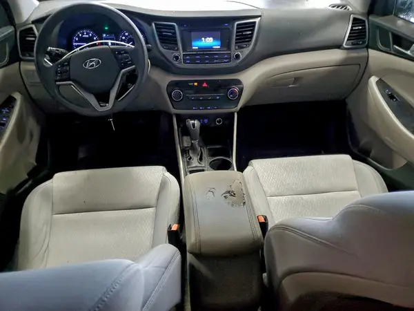 KM8J3CA41HU295639 2017 HYUNDAI TUCSON - Image 8