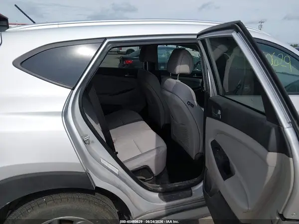 KM8J3CA41HU297696 2017 HYUNDAI TUCSON - Image 8
